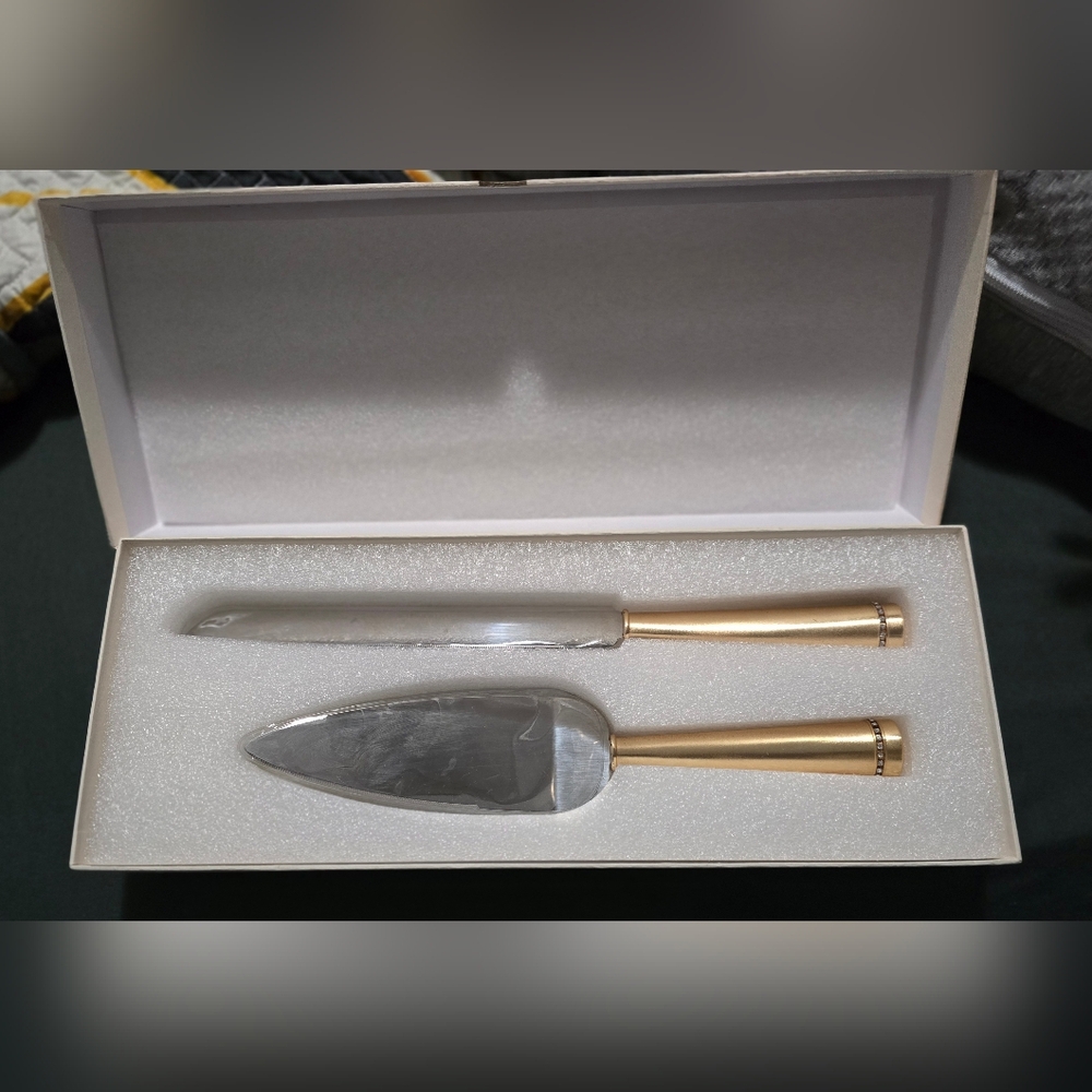 Reed & Barton LUXE Collection Electroplate Cake Knife & Pie Desert Server